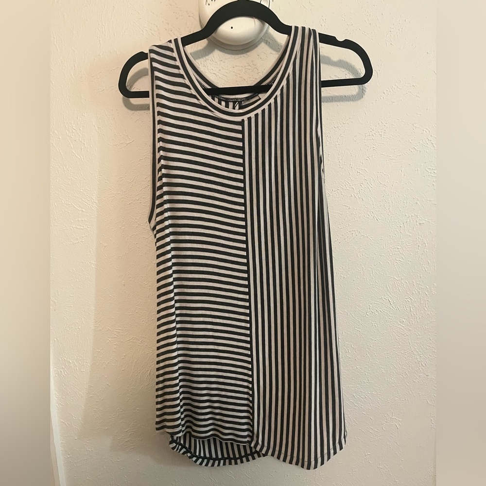 CAbi London Charcoal and White Sand Striped Tunic Sleeveless Top Large